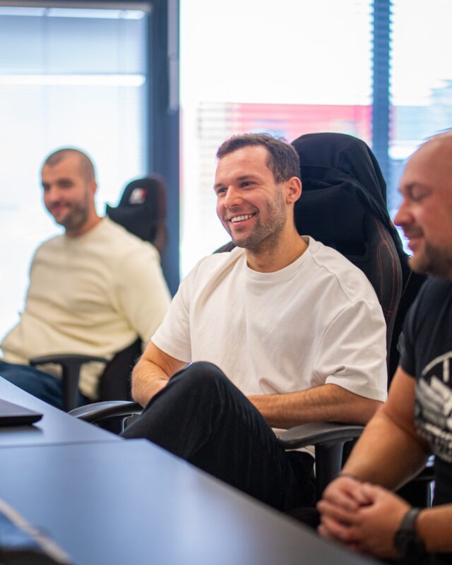Every day is a new opportunity for growth. Join us on the road to success. 🛣️

Do you want to master the world of forex? Our courses, signals and mentoring will help you. 🎓 Start with our free course - you'll find everything in the link in the bio. 🔥